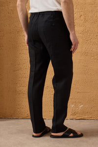 Herr svart linnekostym med dragkedja framtill, safari-stil, sommar