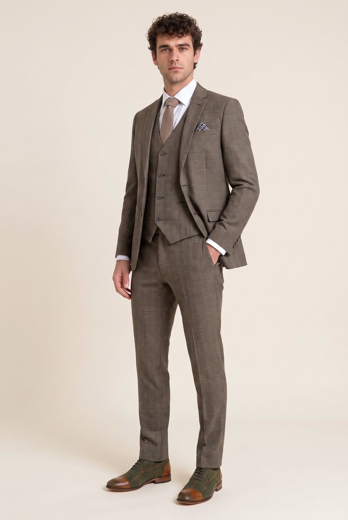 Look #603 styled with Herrkostym med smal passform, brun, klassisk rutig, 3-delad kostym
