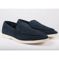 Marinblå slip-on loafers i mocka för män