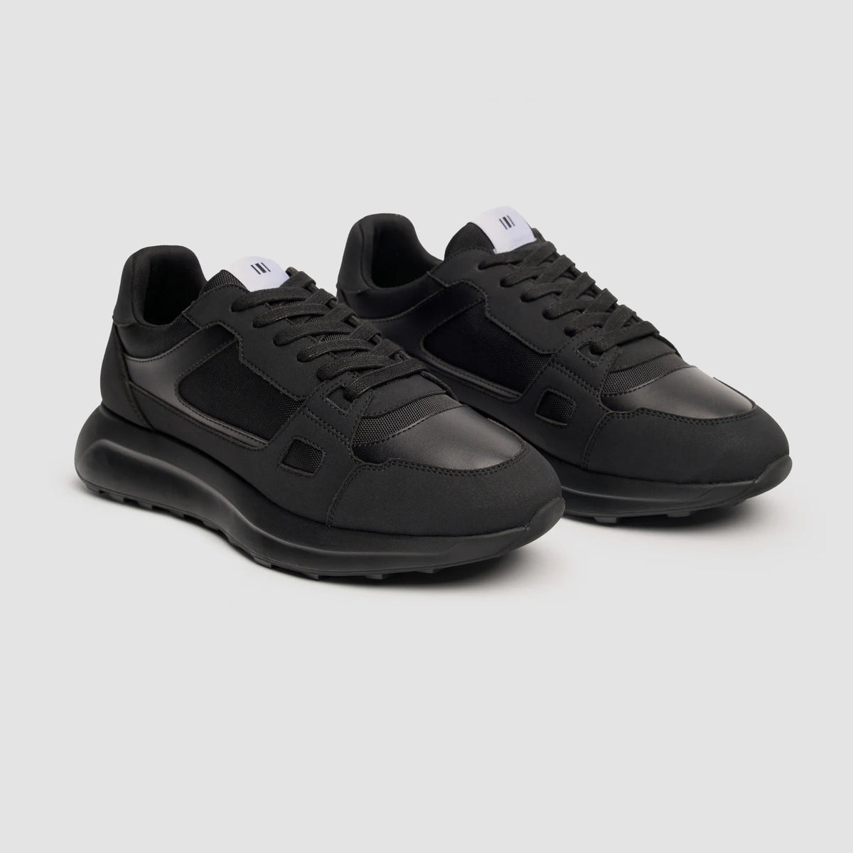 Albany - Svarta andningsbara mesh-sneakers för män
