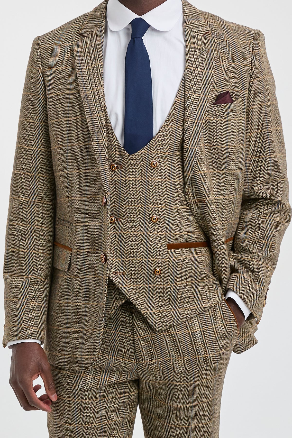 Herrkostym i fiskbensmönstrad tweed med brunrutig passform, dubbel klassisk passform