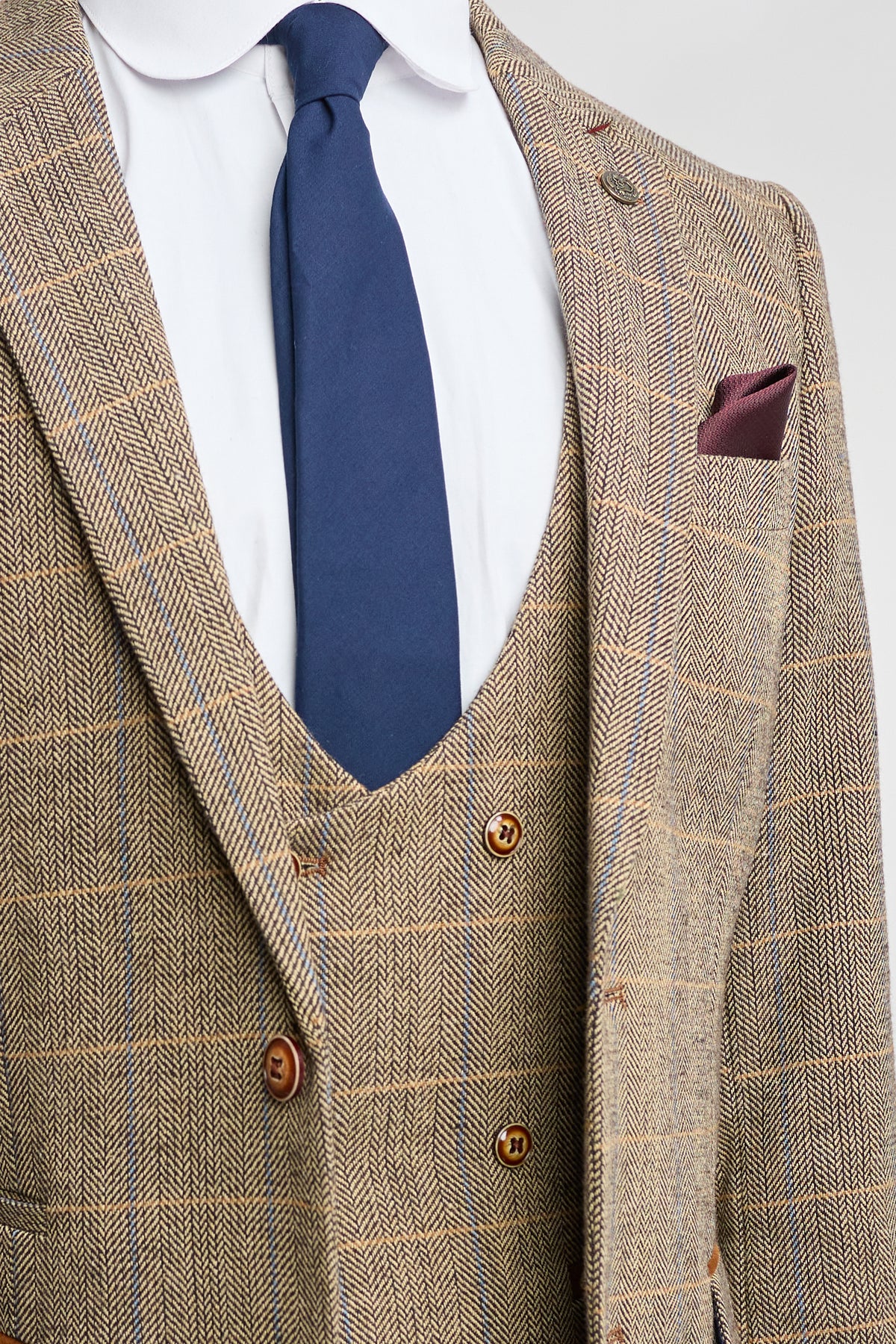 Herrkostym i fiskbensmönstrad tweed med brunrutig passform, dubbel klassisk passform