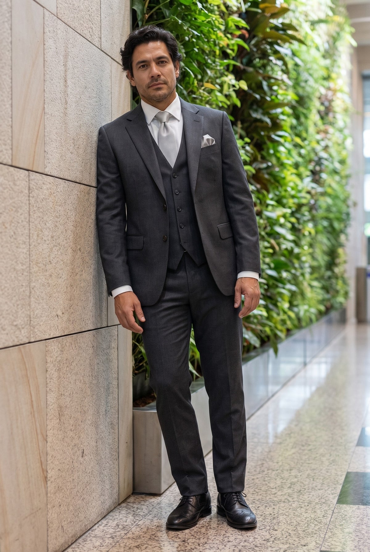 Look #814 styled with Herr Mörkgrå Antracitgrå 3-delad Kostym Klassisk Söm Bröllop Sommarbal Klassisk