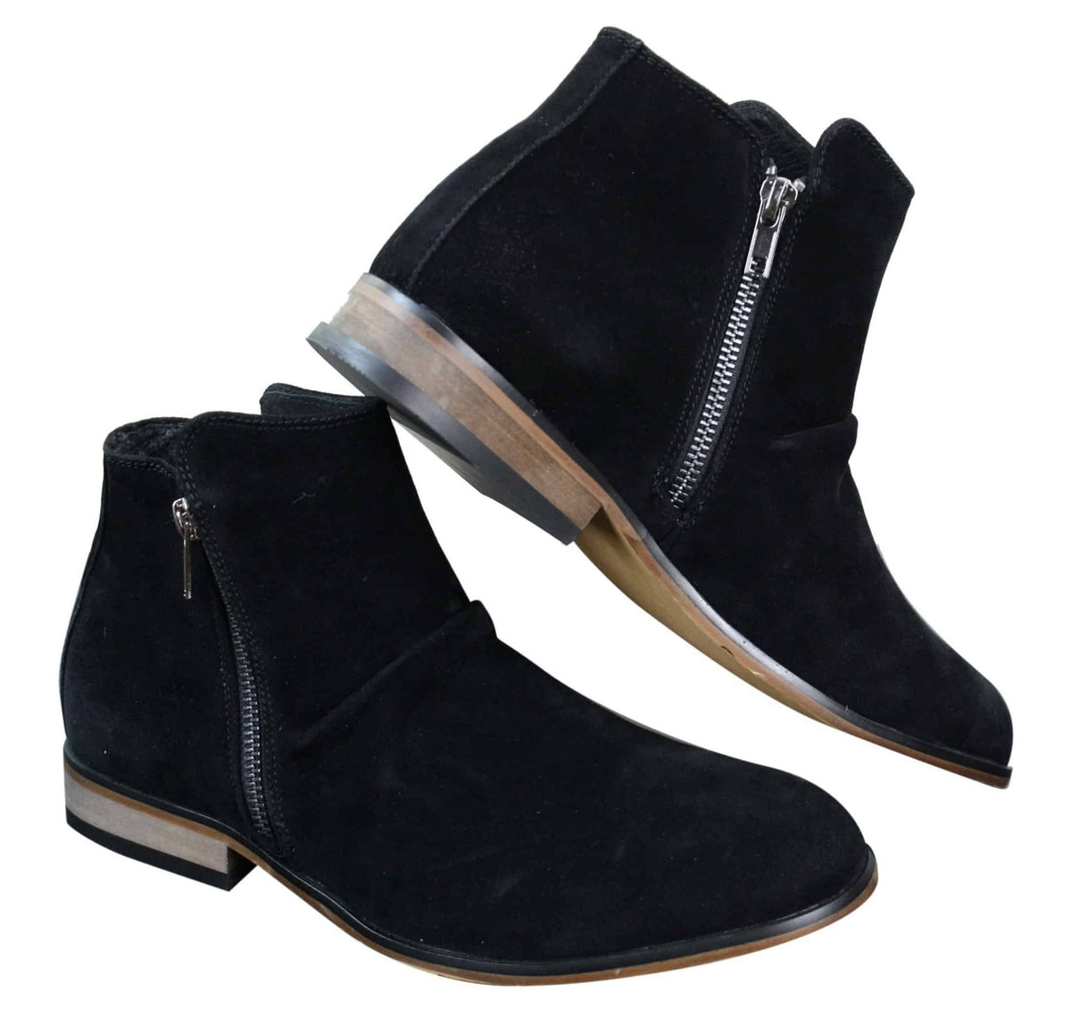 Herrskor i italiensk mocka med dragkedja och ankelstövlar i ökenmodell i elegant och casual stil.