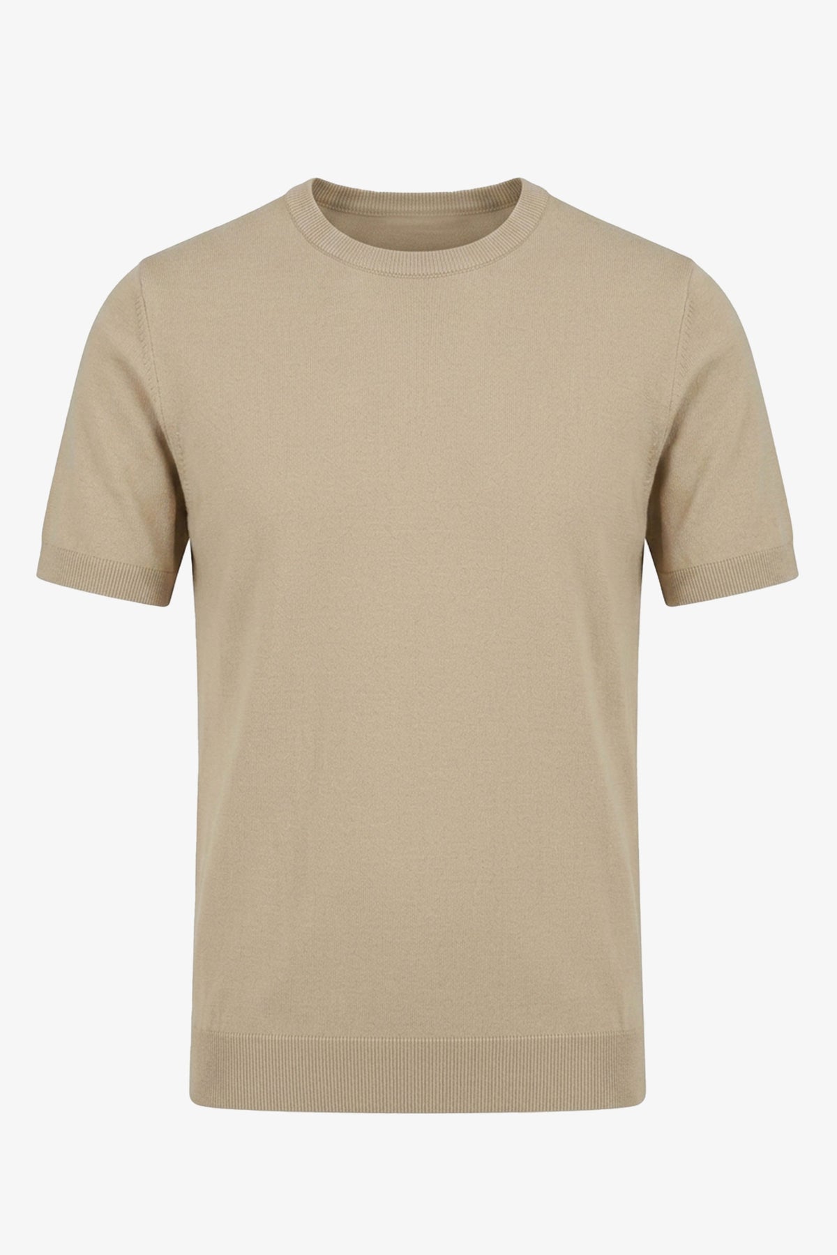 Beige stickad t-shirt med rund hals och kort ärm för män