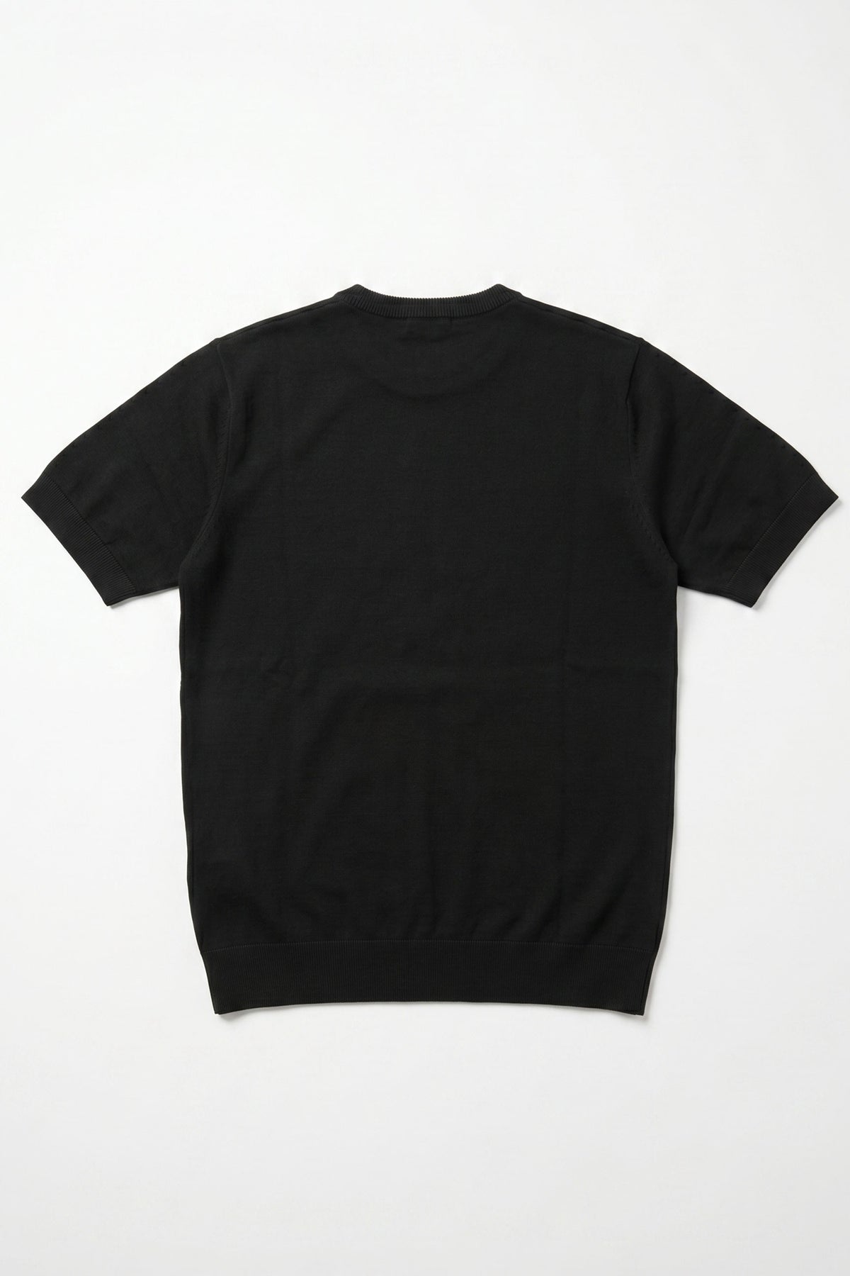 Herr svart klassisk stickad t-shirt med kort ärm och rund hals