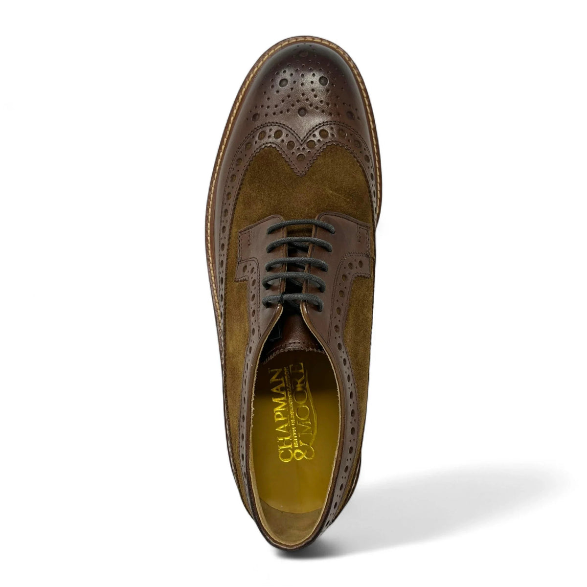 Herrskor i brunt mockaläder med brogues