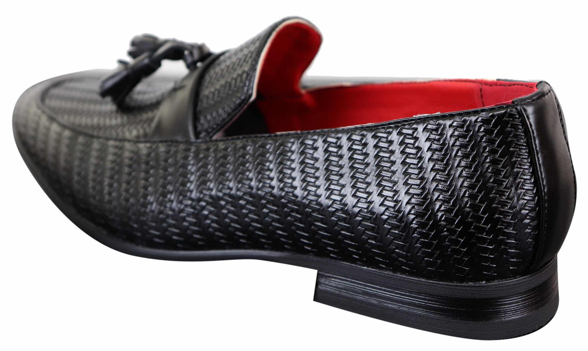 Klassiska loafers i PU-läder med tofsar