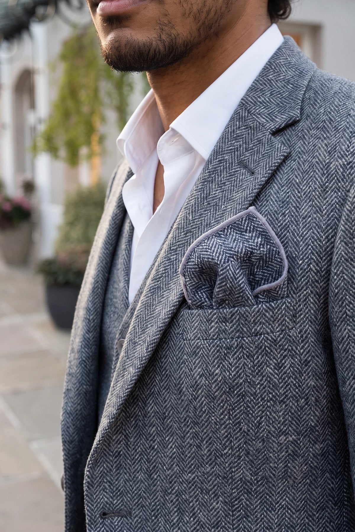 Herrnäsduk i grå tweed och ullblandning