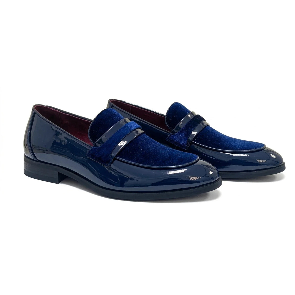 Herrslip-on loafers med veganskt läder och sammetsdetaljer i lack