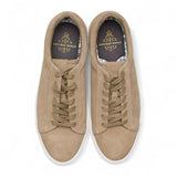 Herrsneakers i stengrå mocka med snörning och casual look