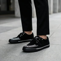 Spetsiga Creeper Sneaker Svarta Vita Mocka Platåskor