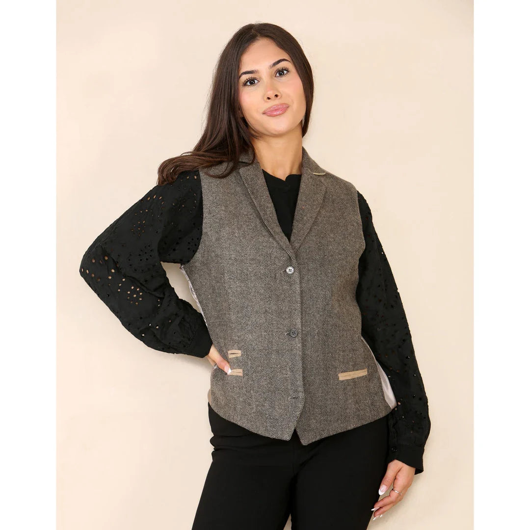 Damväst i fiskbensmönstrad tweed i ekbrun klassisk stil