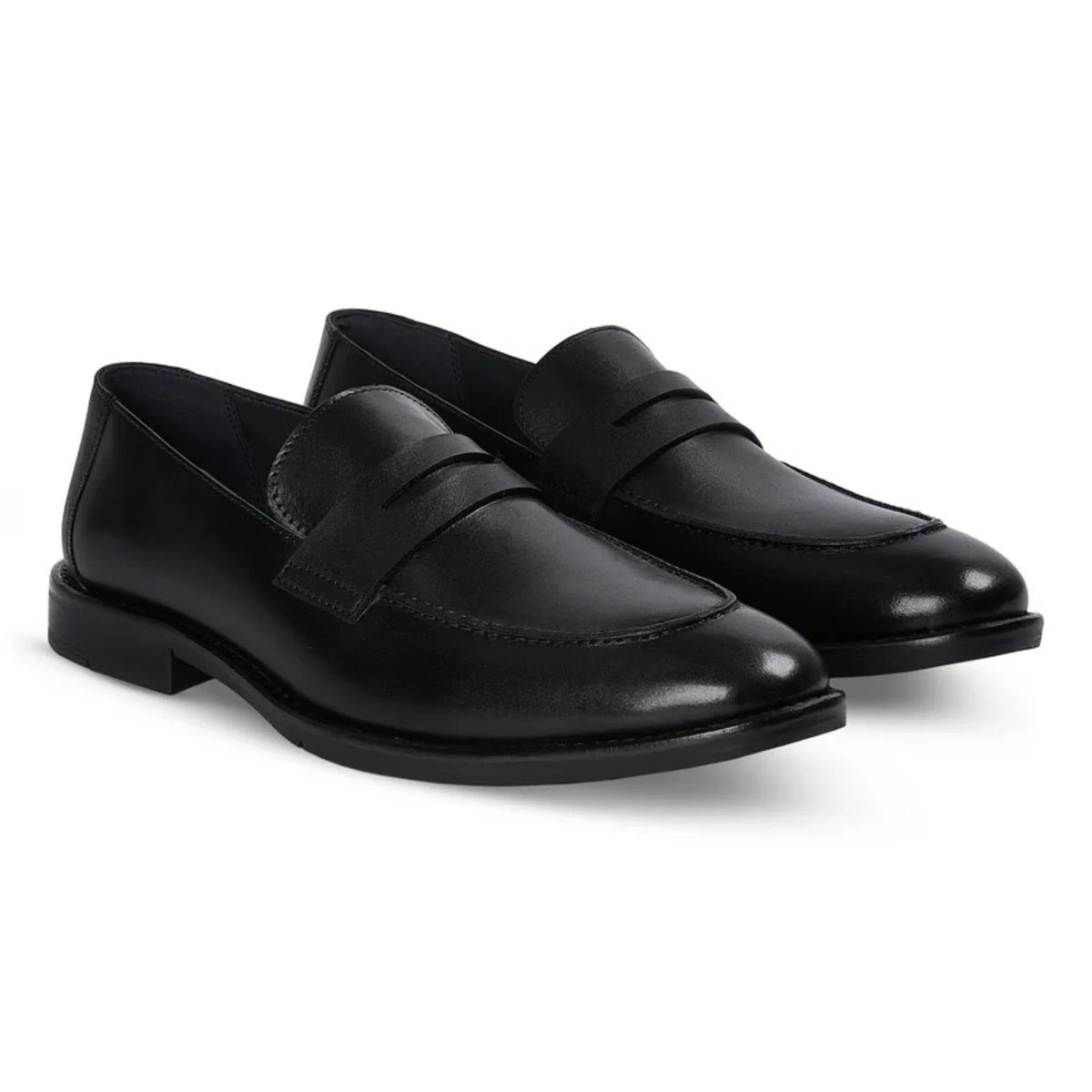 Ted - Svarta klassiska herrloafers i läder med mockatå